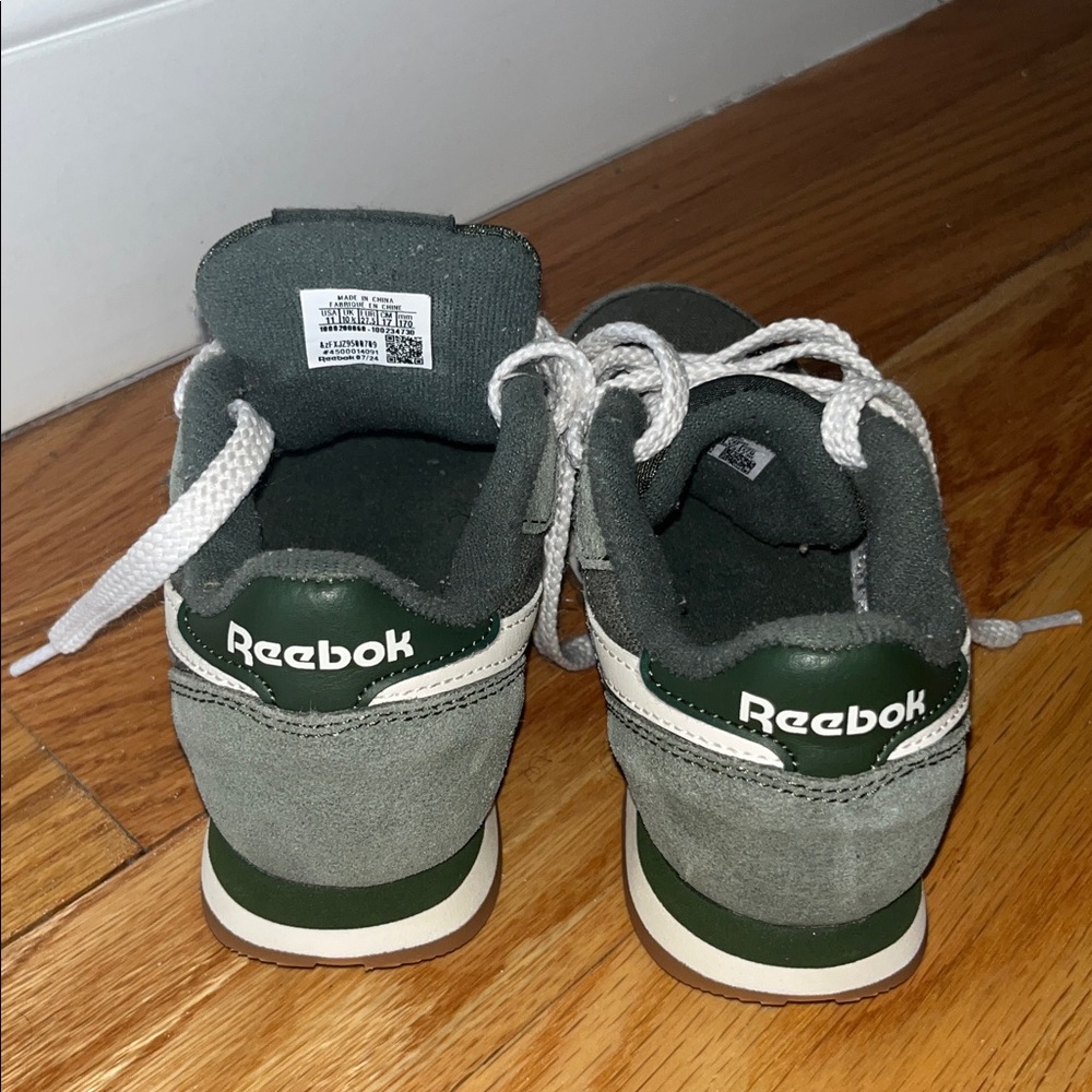 Green Reeboks, 11C (toddler), clean and comfy - Picture 3 of 3
